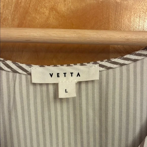 Vetta Striped Button-Up Women's Top - Picture 5 of 5